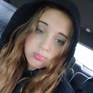 Meet your Posher, Selena